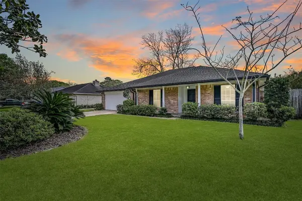 305 Westwood Drive, Friendswood, TX 77546