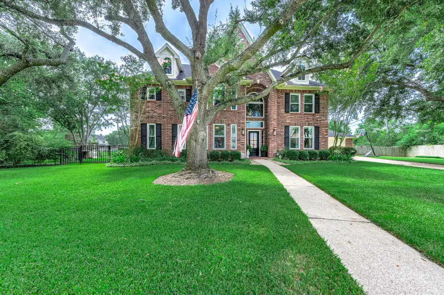 907 Middlecreek Street, Friendswood, TX 77546 - #2