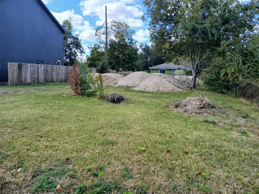 6913 Cluett Street, Houston, TX 77028 - #2