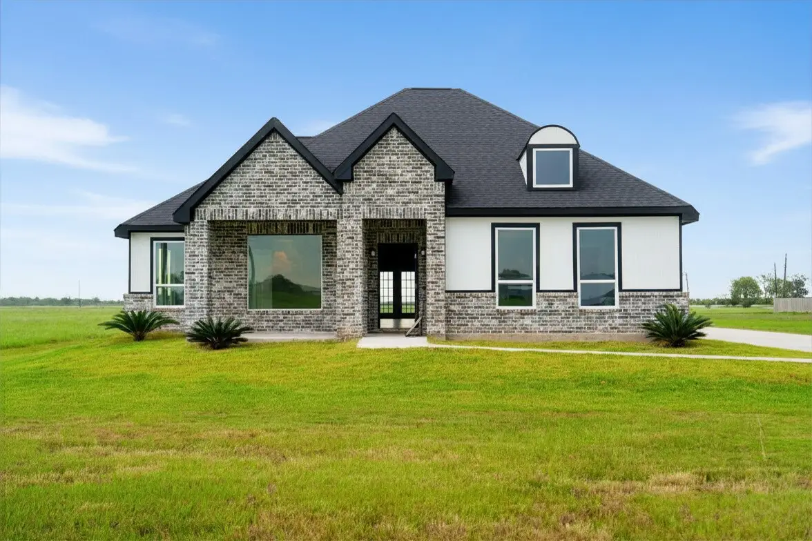 395 Brahman Trail, Angleton, TX 77515 - #1