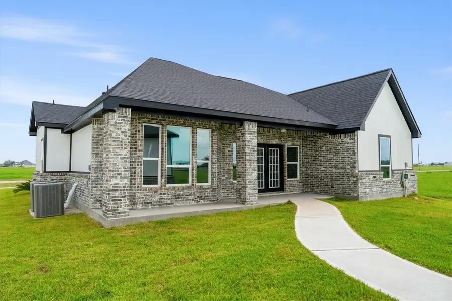 395 Brahman Trail, Angleton, TX 77515 - #2