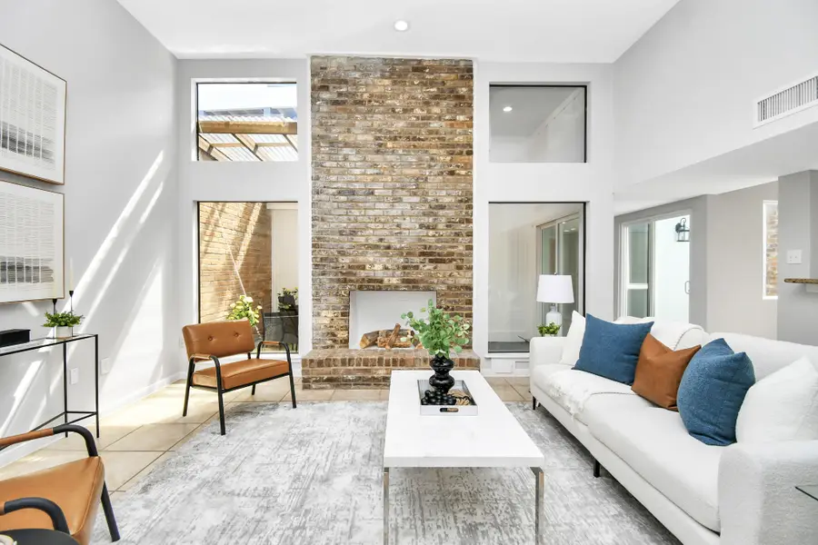 409 E Fair Harbor Lane, Houston, TX 77079 - Image #2