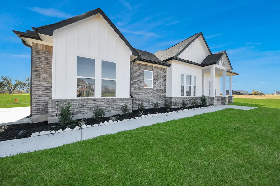 339 Hunter Court, Rosharon, TX 77583 - Image #2