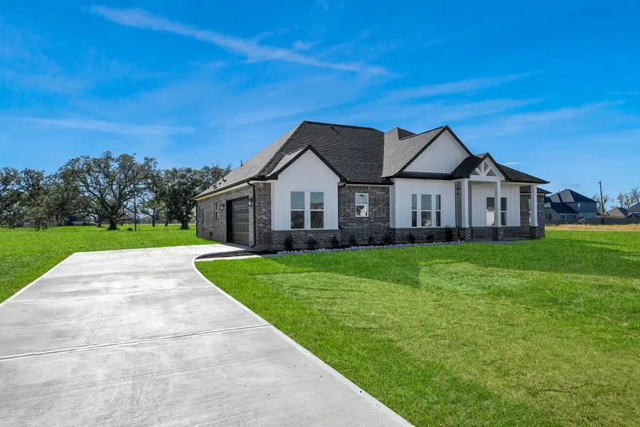 339 Hunter Court, Rosharon, TX 77583 - Image #3