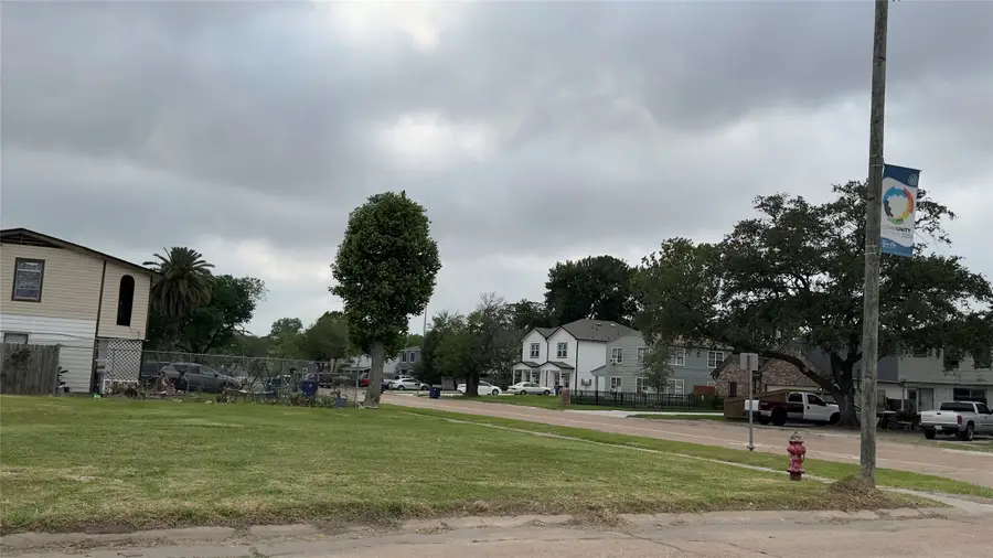 1101 5th Avenue N, Texas City, TX 77590 - #3