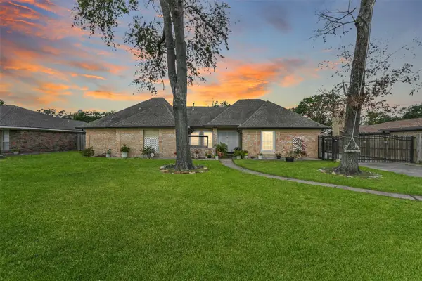 510 Post Oak Drive, Baytown, TX 77520