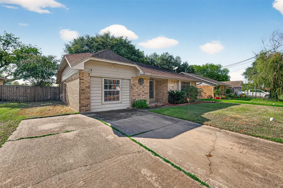 2407 Sue Street, El Campo, TX 77437 - Image #2