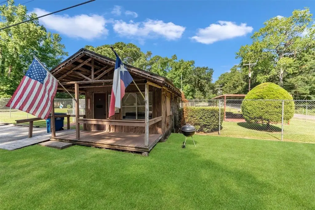 15689 Aspen Dr, Montgomery, TX 77356 - #1