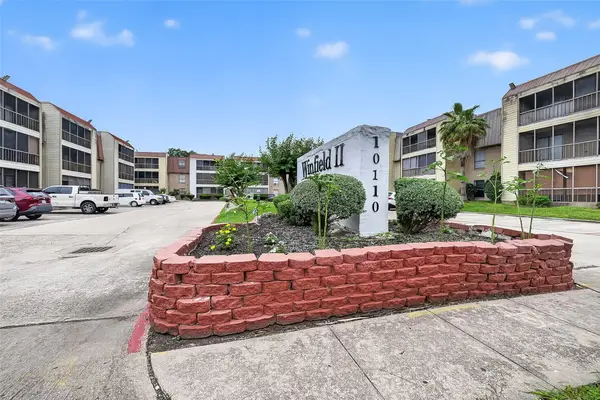 10110 Forum West Drive #406, Houston, TX 77036