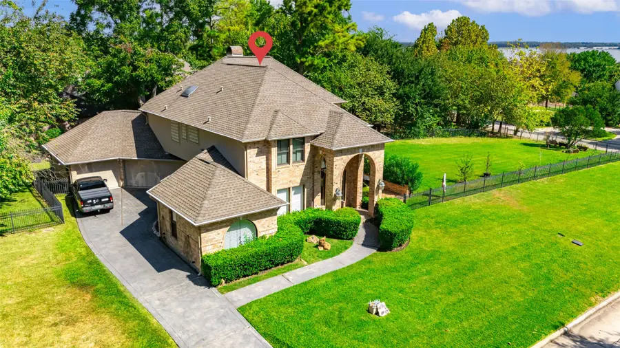 566 Edgewood Drive, Montgomery, TX 77356 - Image #2