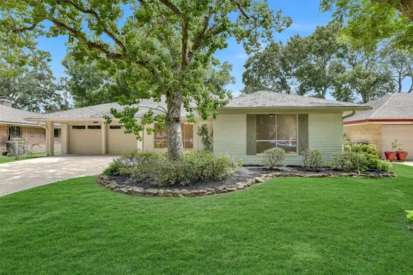 1617 Wavecrest Lane, Houston, TX 77062