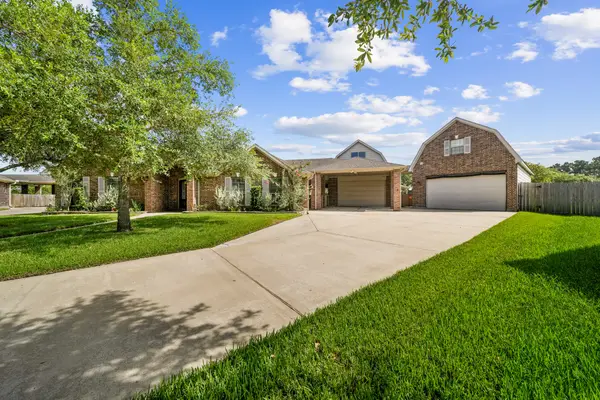 6803 Amistad Court, Manvel, TX 77578