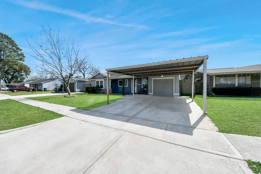 1306 Camden Road, Pasadena, TX 77502 - #2