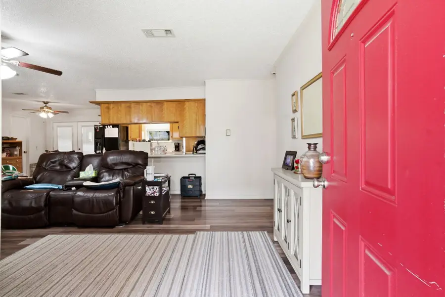 209 Red Oak Street, Livingston, TX 77351 - #2