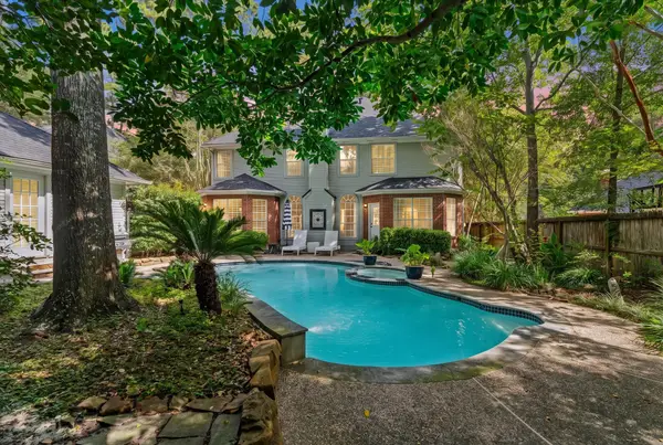 11 Golden Place, The Woodlands, TX 77381