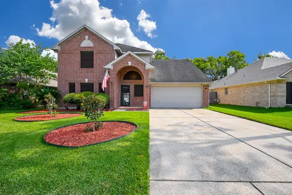 1013 Chesterwood Drive, Pearland, TX 77581