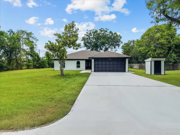 2730 Mary Lane, Dickinson, TX 77539