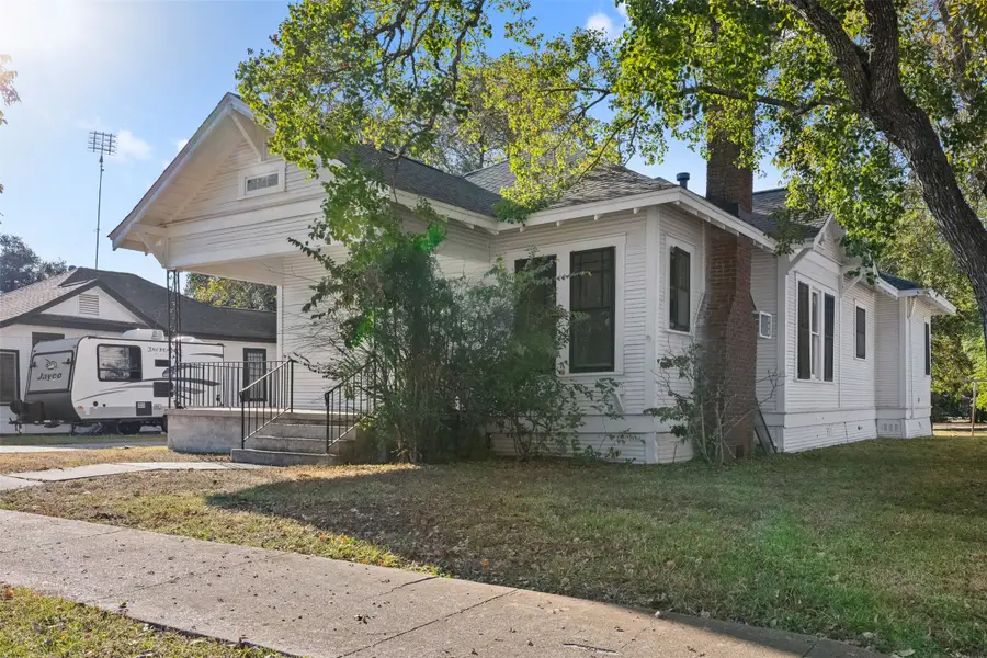 208 Summit Street, Schulenburg, TX 78956 - Image #2