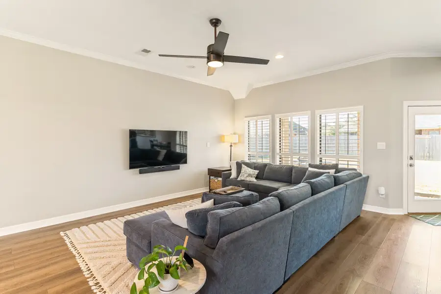 105 Gadwall Drive, Clute, TX 77531 - Image #2