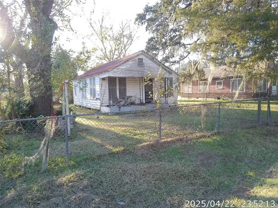 502 Camp Street, Alleyton, TX 78935 - Image #2