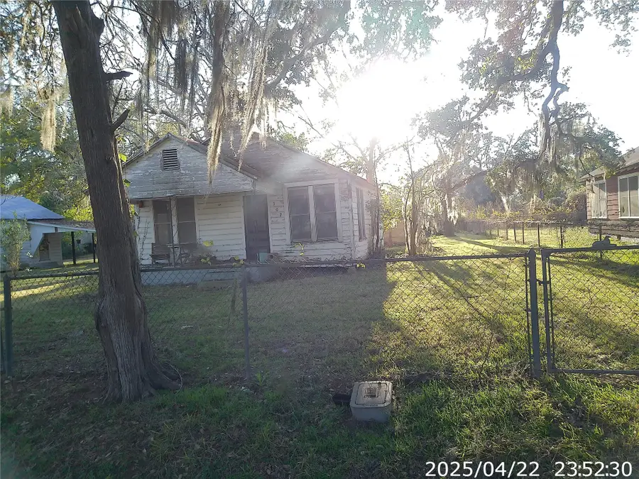 502 Camp Street, Alleyton, TX 78935 - Image #3