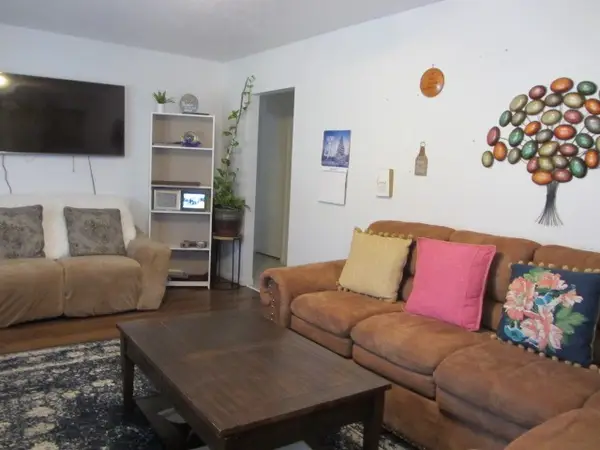 93 Deerfield, Huntsville, TX 77340