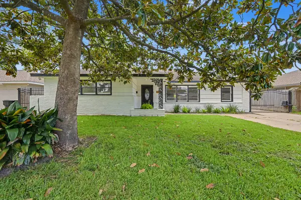 9613 Westview Drive, Houston, TX 77055