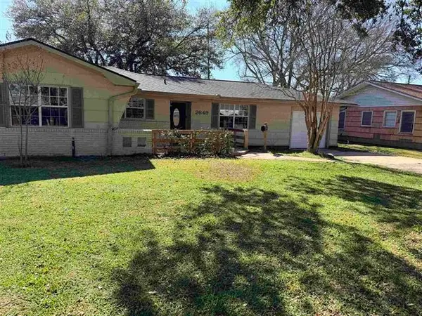 2649 Azalea Avenue, Groves, TX 77619