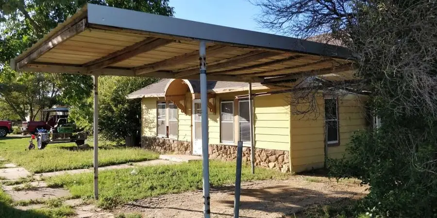 115 E Hallie Street, Floydada, TX 79235 - Image #3