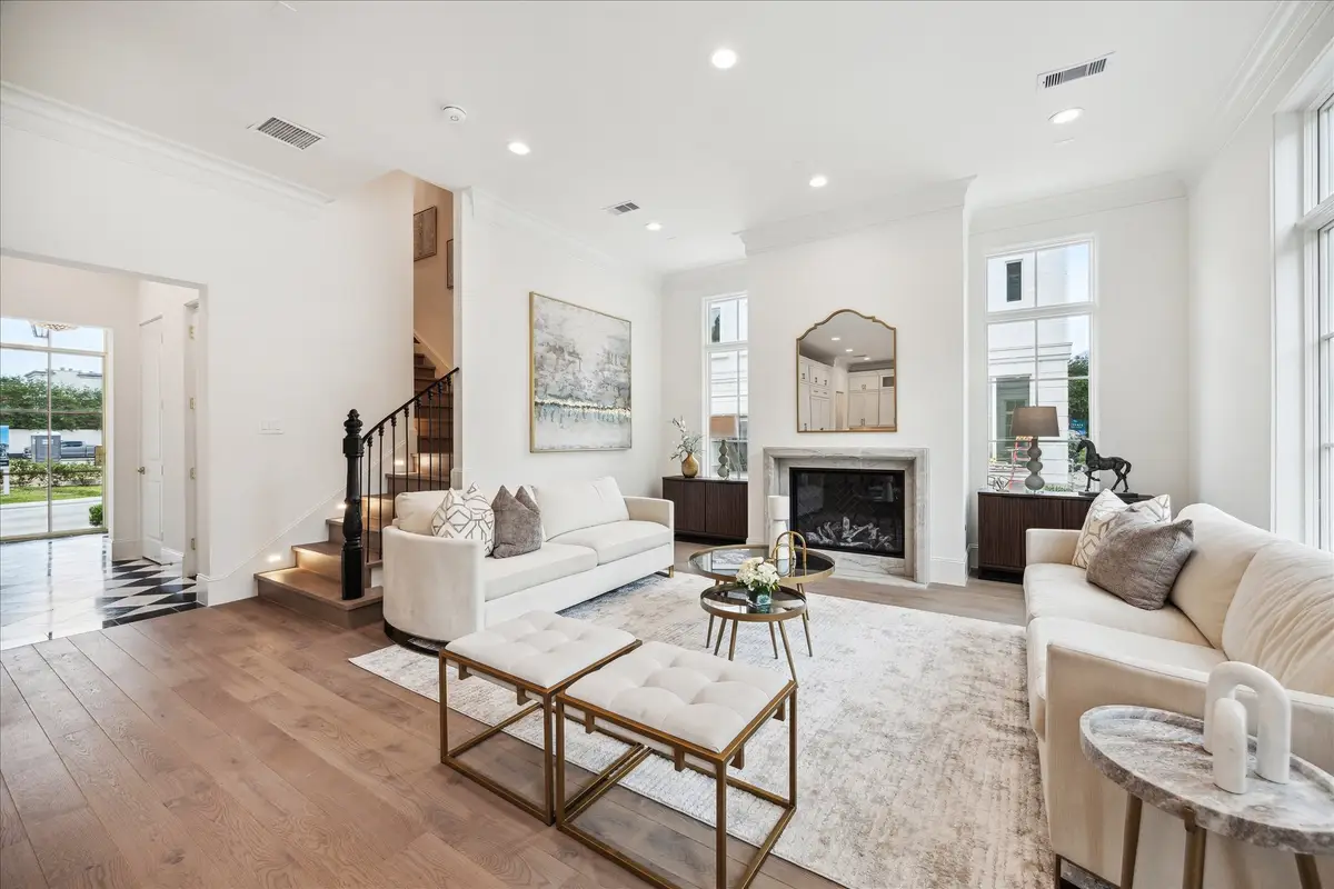 7 Wentworth Gate Path, Houston, TX 77027 - #1