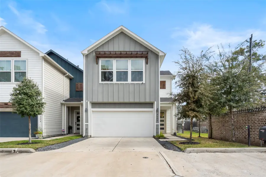 5202 Pinemont Creek Lane, Houston, TX 77018 - Image #2