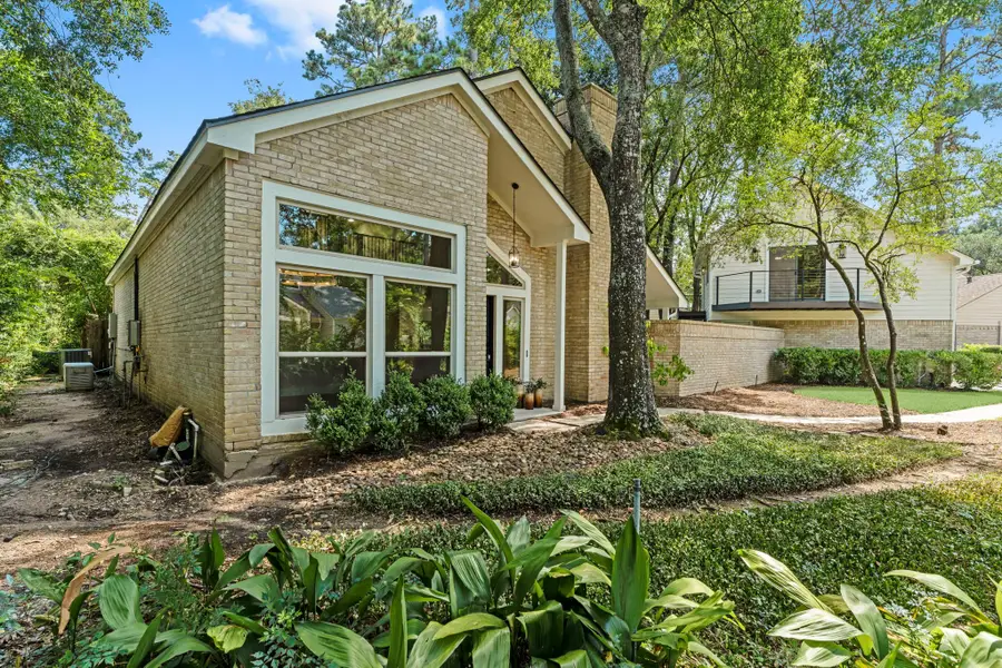 4 N Autumnwood Way, The Woodlands, TX 77380 - Image #2