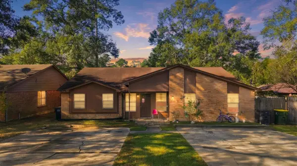 215 Lazy Lane, Conroe, TX 77301