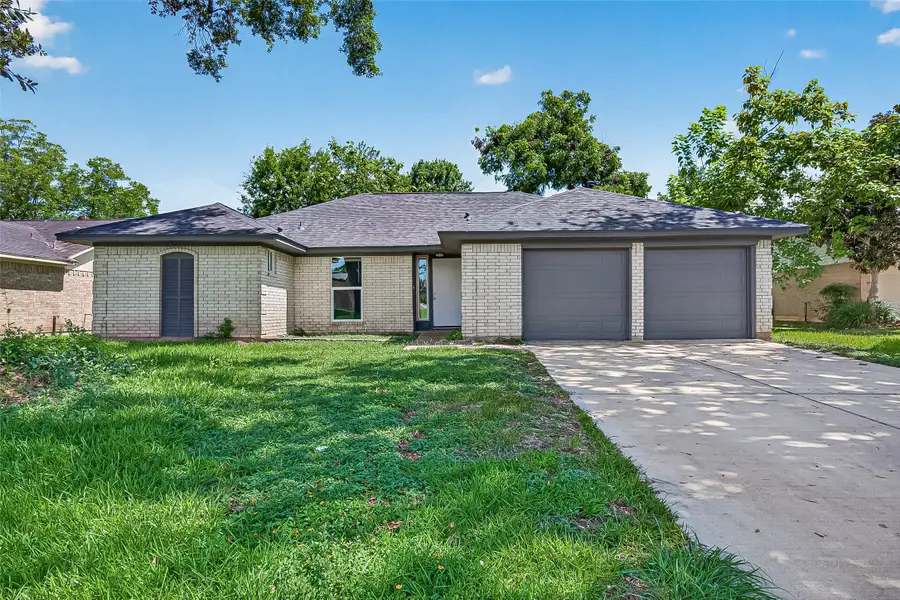 509 Southern Oaks Drive, Lake Jackson, TX 77566 - #2