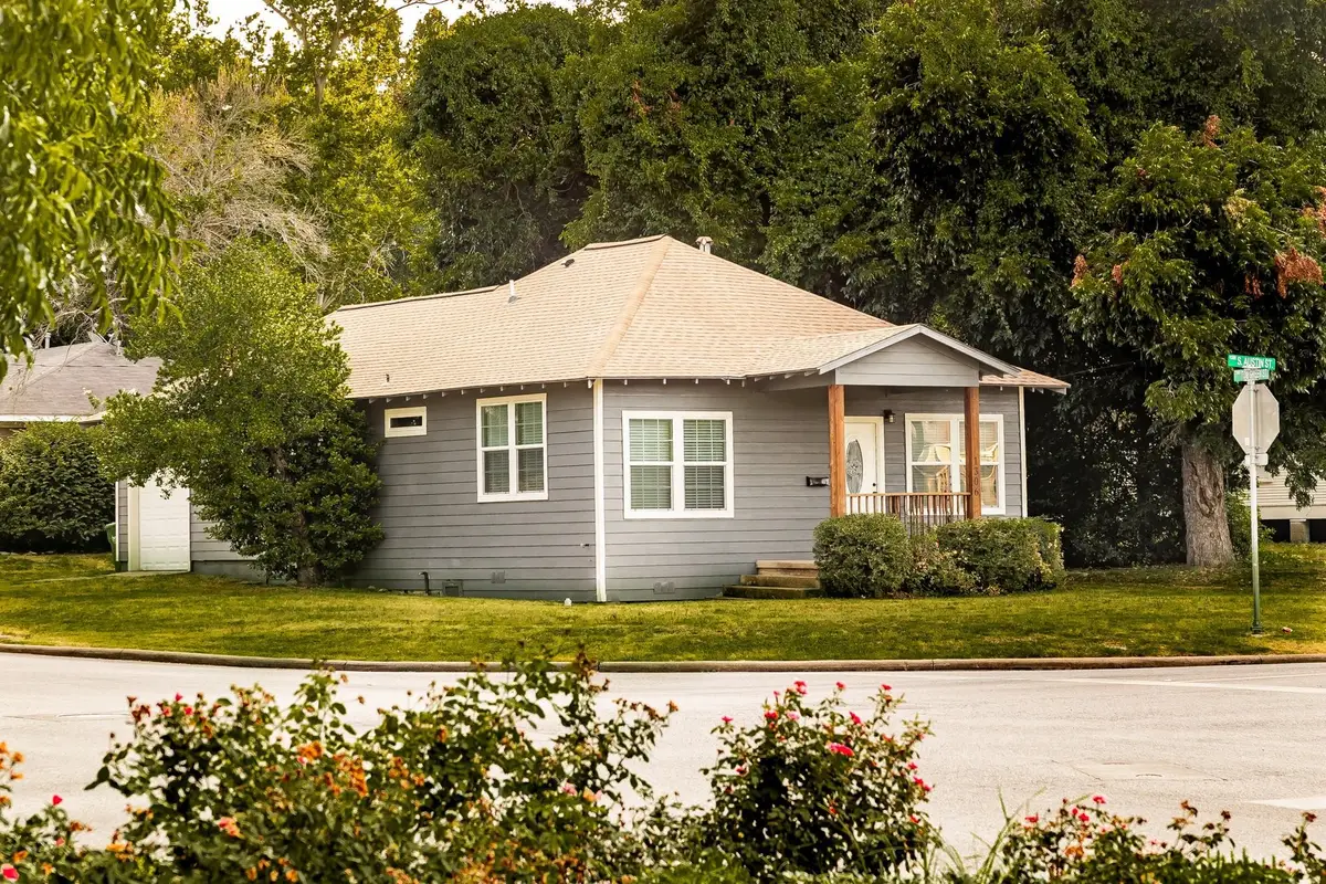 1306 S Austin Street, Brenham, TX 77833 - #1