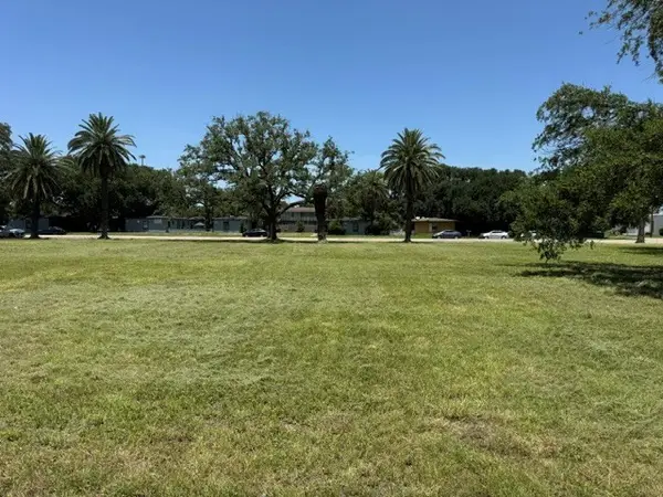 800 3rd Ave N Avenue N, Texas City, TX 77590