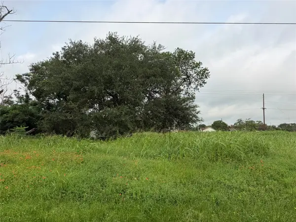2702 14th, Hempstead, TX 77445