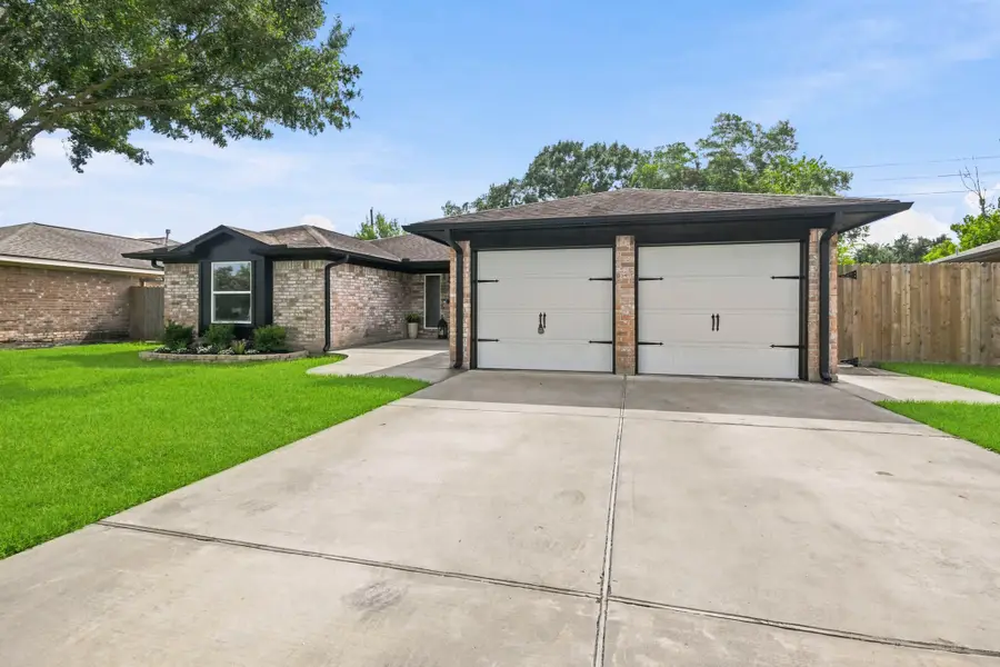 1915 Michele Drive, Sugar Land, TX 77498 - #2