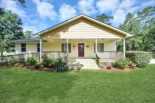 15443 W Loop Dr, Plantersville, TX 77363