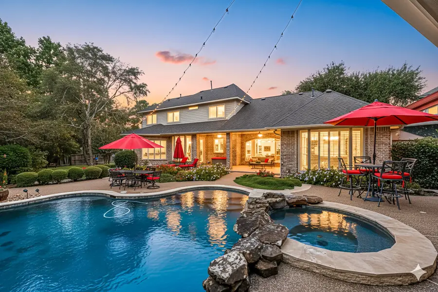 31 Lenox Hill Court, The Woodlands, TX 77382 - Image #2