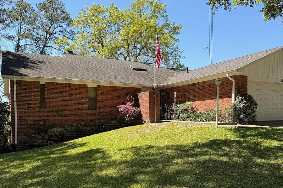 812 Broadmoor Drive, Huntsville, TX 77340 - #2