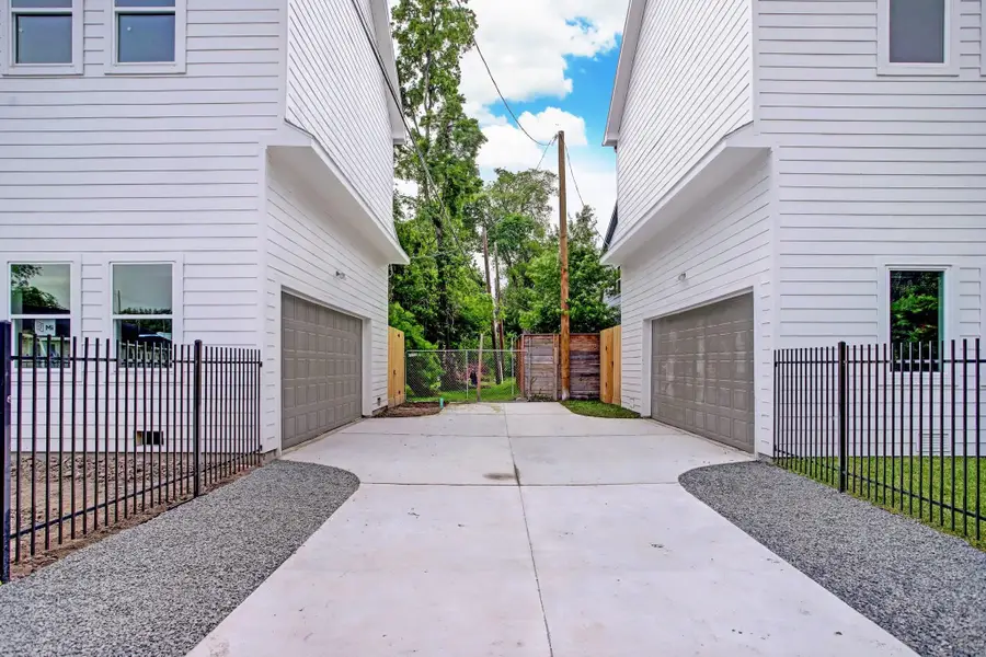 3827 Arlington Street, Houston, TX 77018 - Image #2