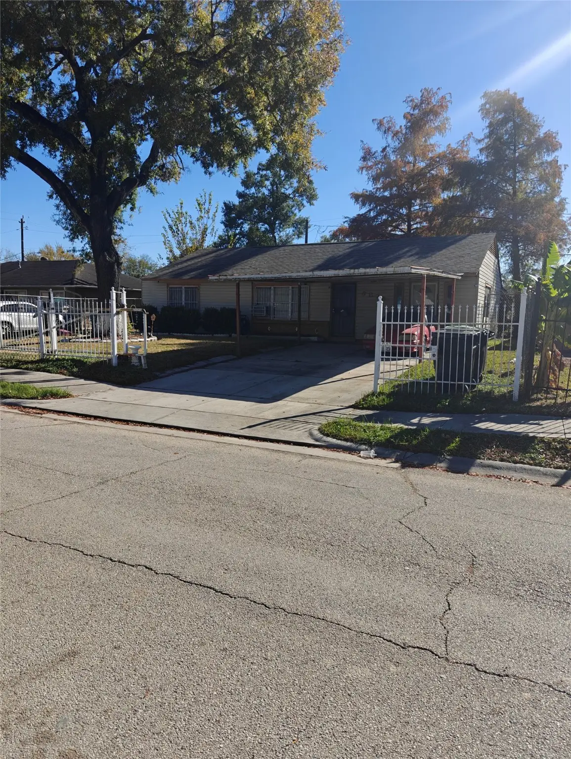 5874 Westover Street, Houston, TX 77033 - Image #1