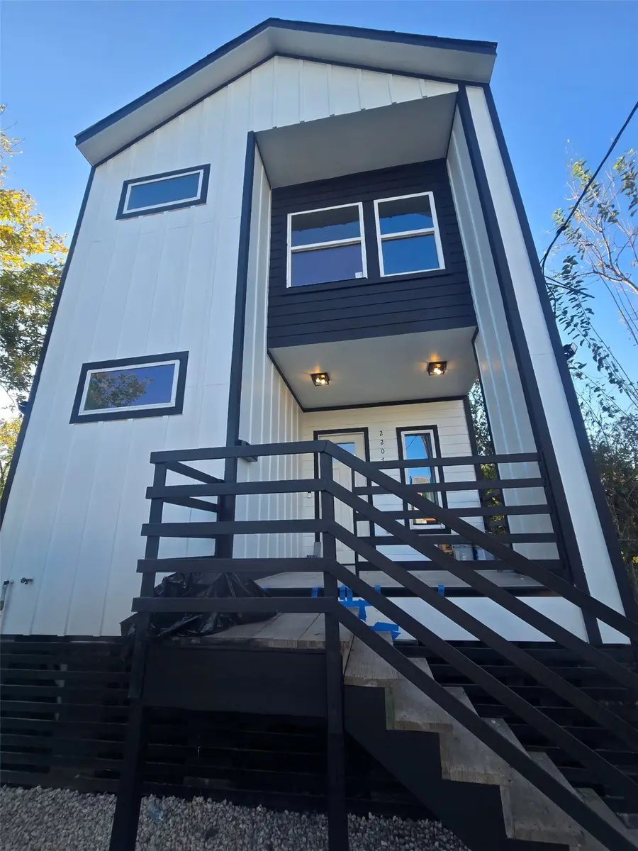 2207 Des Chaumes Street, Houston, TX 77026 - Image #2