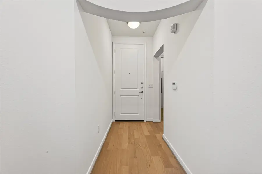 505 Jackson Hill Street #404, Houston, TX 77007 - Image #2