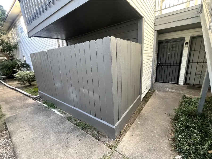 7200 Clarewood Drive #1702, Houston, TX 77036 - Image #2