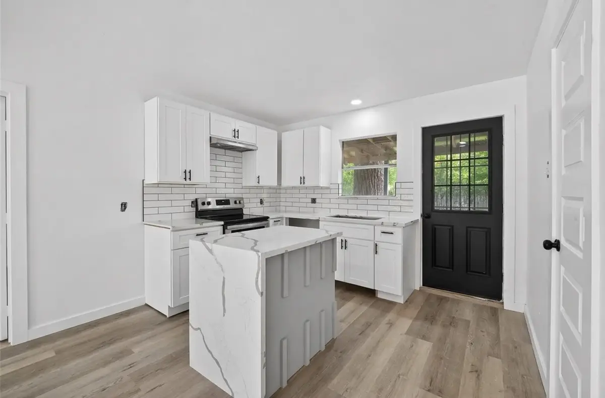 4933 Doolittle Boulevard, Houston, TX 77033 - #1
