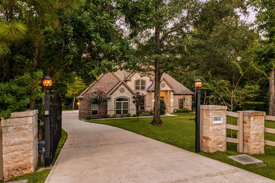 1902 & 1904 Boulder Ridge Drive, Conroe, TX 77304 - #2