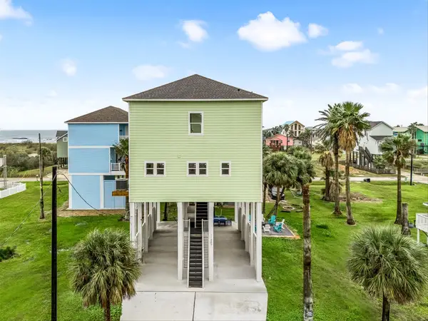 11207 Schwartz Drive, Galveston, TX 77554