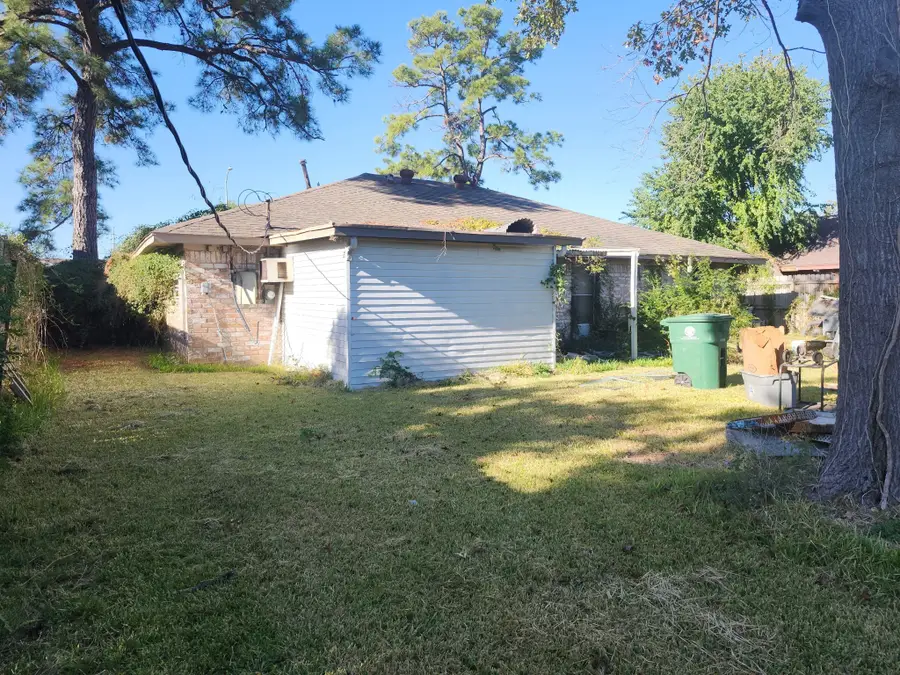 815 Centerwood Drive, Houston, TX 77013 - Image #3